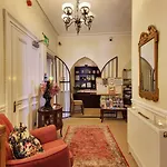 Robin Hill Heritage Guest House Bed & Breakfast