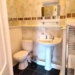 Robin Hill Heritage Guest House Bed & Breakfast