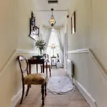 Bed & Breakfast Robin Hill Heritage Guest House