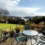 Robin Hill Heritage Guest House 4*