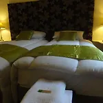 Robin Hill Heritage Guest House Bed & Breakfast