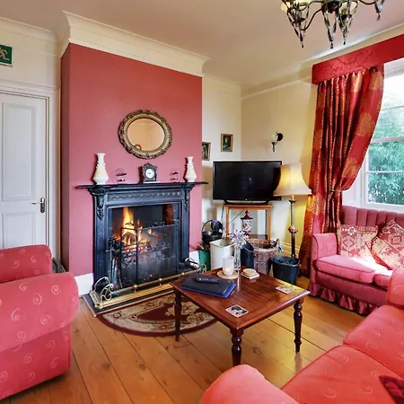 Robin Hill House Heritage B&B Bed & Breakfast 4*