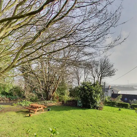 Robin Hill House Heritage Bed & Breakfast 4*
