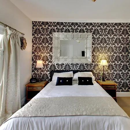 Robin Hill House Heritage Bed & Breakfast