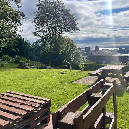 Robin Hill House Heritage 4*