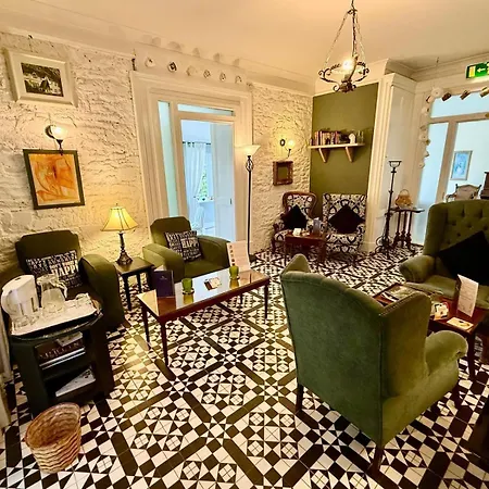 ベッド・アンド・ブレックファスト Robin Hill House