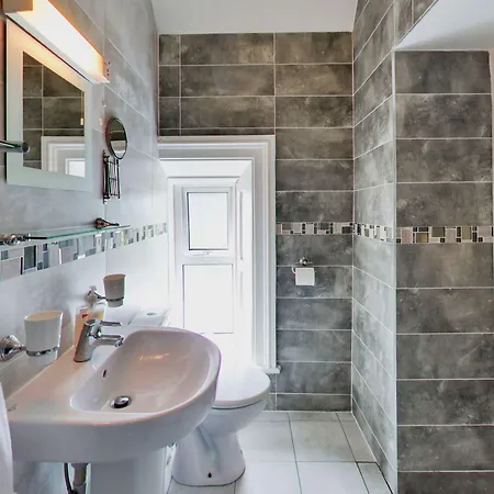 Robin Hill House Heritage B&B Bed & Breakfast 4*
