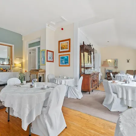Robin Hill House Heritage B&B Bed & Breakfast 4*
