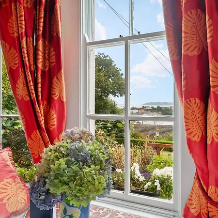 Robin Hill House Heritage B&B Bed & Breakfast 4*