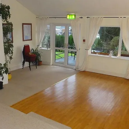 Robin Hill House Heritage לינה וארוחת בוקר
