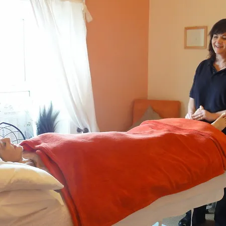 Robin Hill House Heritage 4*