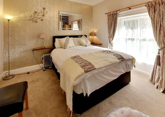 فندق مبيت وإفطار Robin Hill House كوب