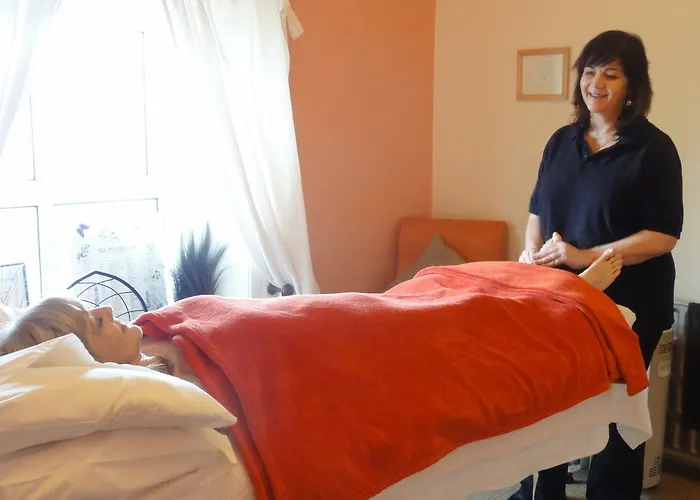 Robin Hill House Heritage 4*